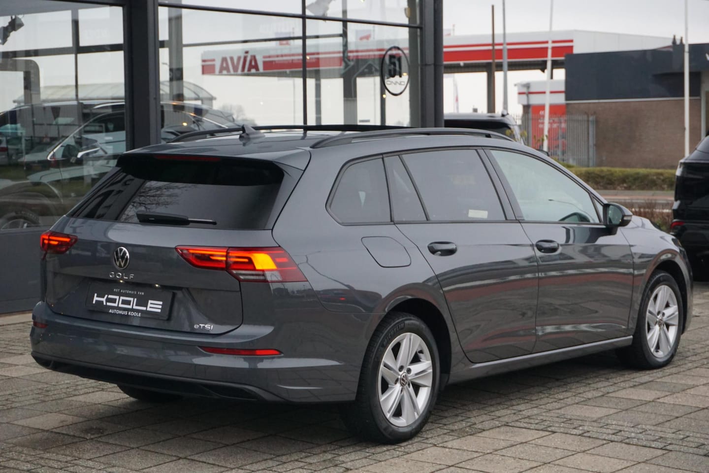 Volkswagen Golf Variant - 1.0 eTSI Life | PANO | H&K - AutoWereld.nl