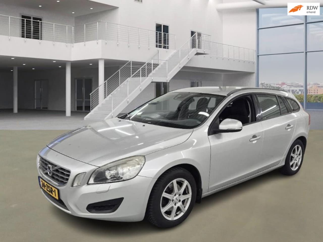 Volvo V60 - 2.0 D3 R-Design 2.0 D3 R-Design - AutoWereld.nl