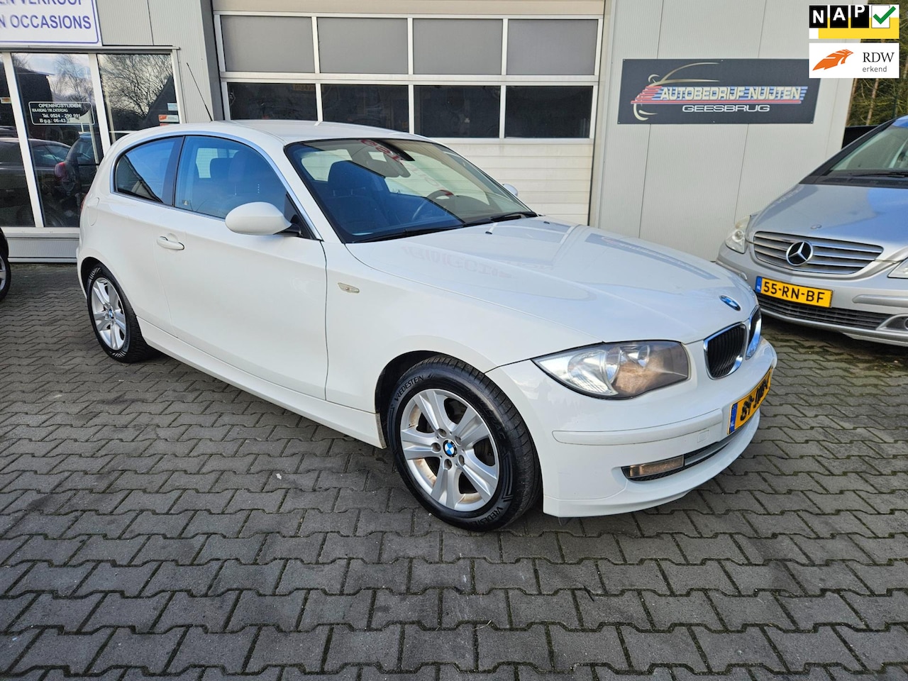 BMW 1-serie - 118i Business Line NAVI ...CLIMA - AutoWereld.nl