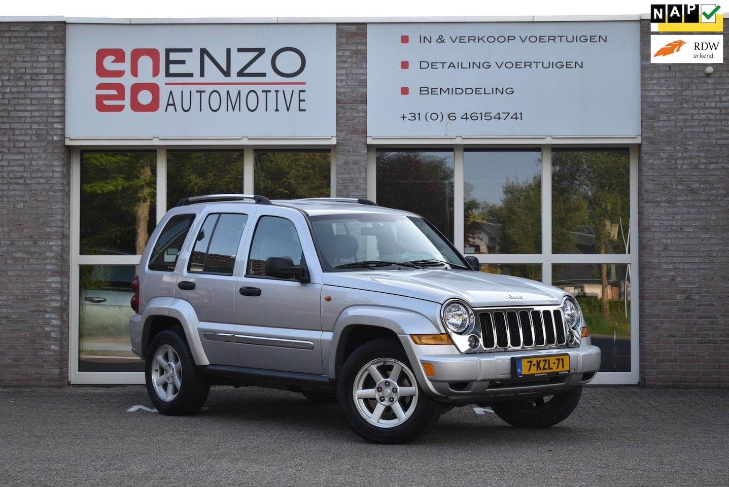 Jeep Cherokee - 3.7 V6 Sport Youngtimer 1e eigenaar Dealer onderhoud Weinig kms - AutoWereld.nl