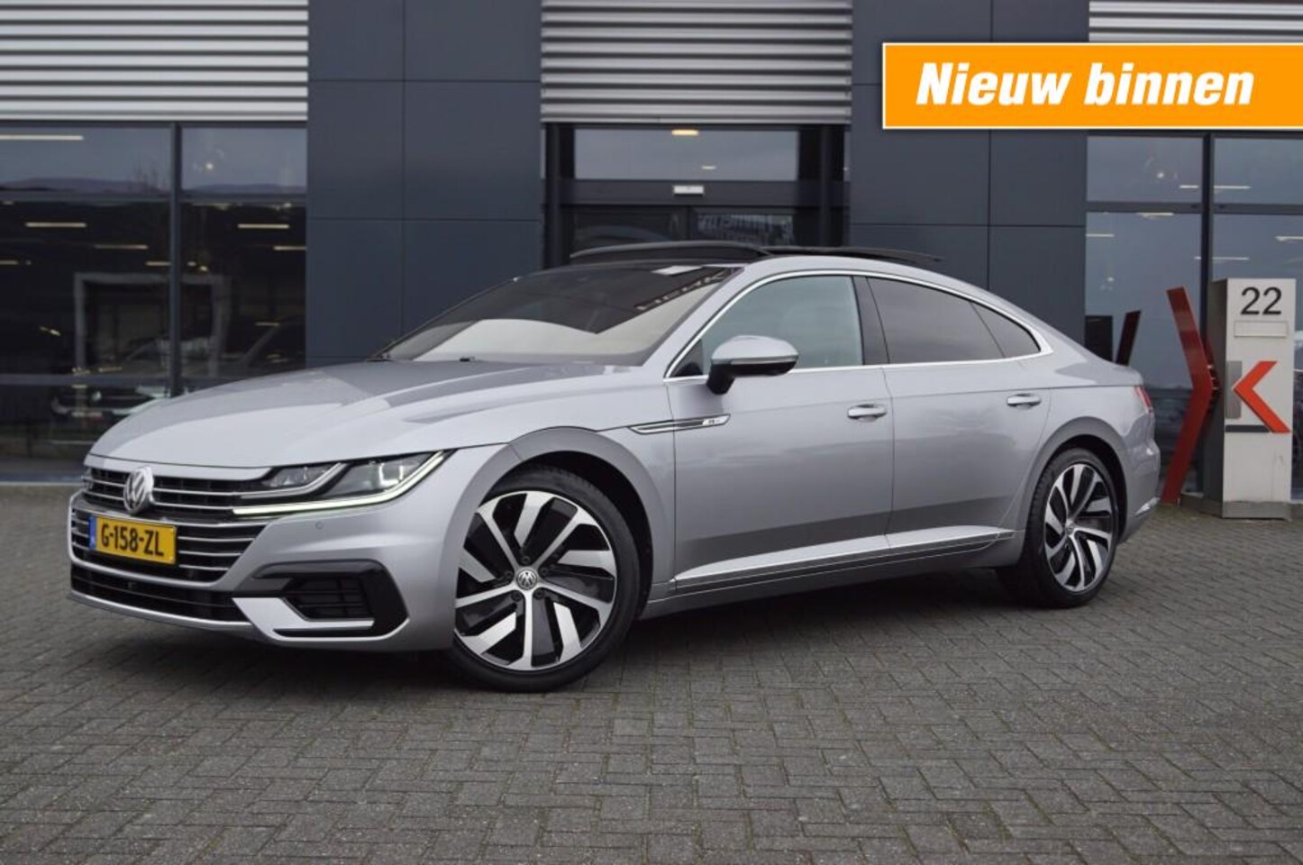 Volkswagen Arteon - 1.5 TSI DSG R-Line / Panodak /trekhaak wegklb. /DynAudio/ DCC/ 19 Inch LM,/ Navi Pro/360gr - AutoWereld.nl