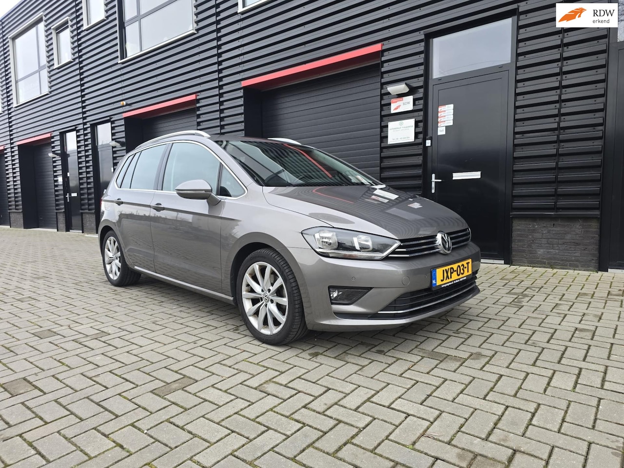 Volkswagen Golf Sportsvan - 2.0 TDI Highline | AUTOMAAT | PDC | NAVIGATIE | CAMERA | ELEC. PAKKET - AutoWereld.nl