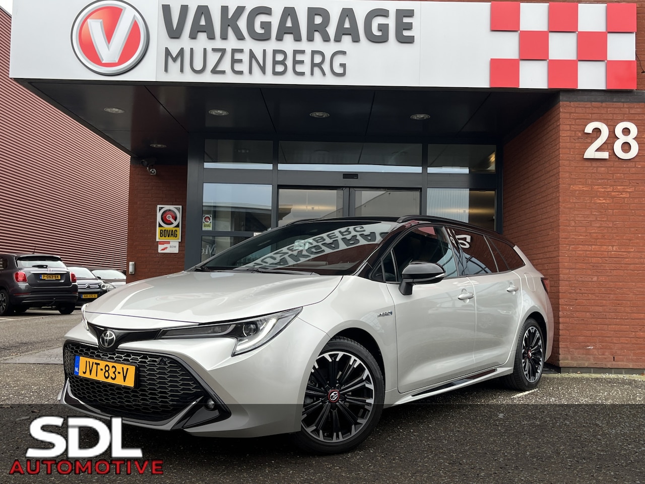 Toyota Corolla Touring Sports - 1.8 Hybrid GR-Sport // NAVI // ADAPTIVE CRUISE // CLIMA // CAMERA // APPLE CARPLAY - ANDRO - AutoWereld.nl