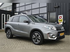 Suzuki Vitara - 1.4 Boosterjet Stijl Automaat | Pano | 17'' | Half-Leder | Camera | Stoelverwarming |