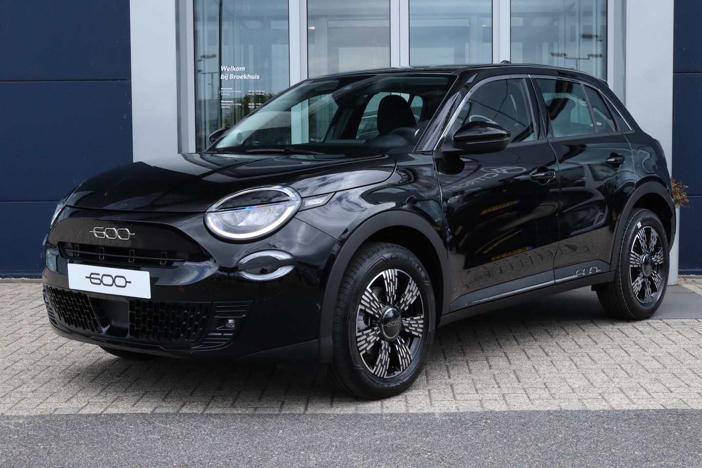 Fiat 600 - 1.2 Hybrid Urban Carplay | Cruise Control | Parkeersensoren | Radio | Climate | Direct lev - AutoWereld.nl