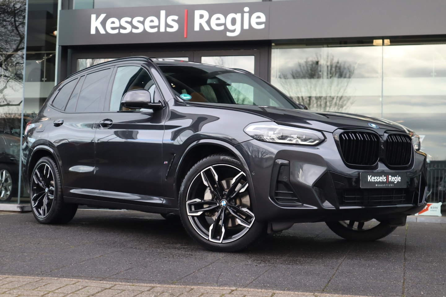BMW X3 - xDrive30e M-sport Pano M-Seats HuD 360 Memory Keyless Ambient HiFi Carbon 21” Bliss - AutoWereld.nl