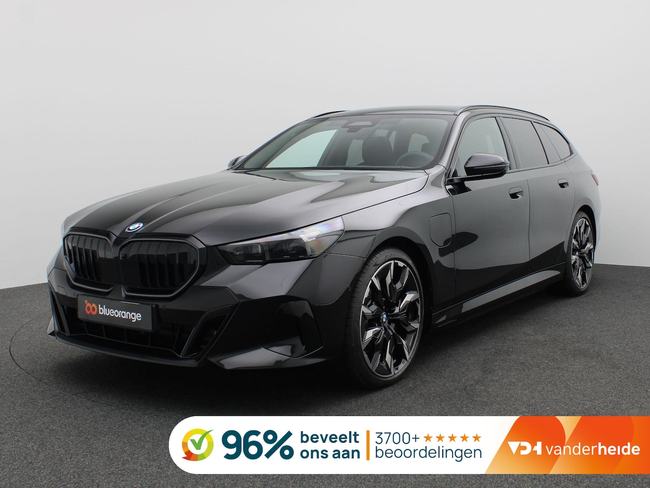 BMW 5-serie Touring - 530e xDrive 299PK Aut. M-Sport, Panoramadak, Head-Up Display, Stoelverwarming & ventilatie - AutoWereld.nl