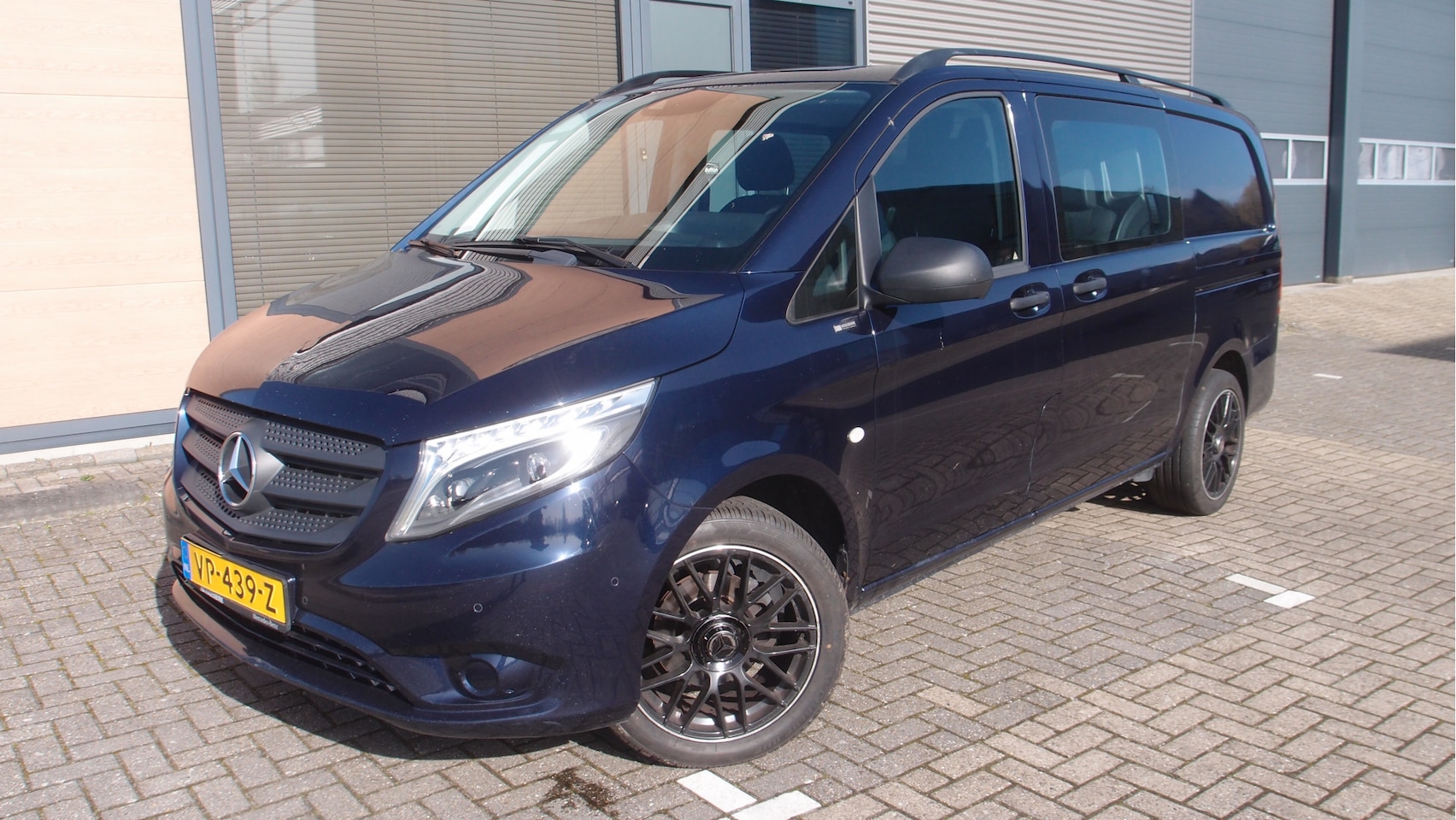 Mercedes-Benz Vito - 114 CDI dc automaat xenon 2xschuifdeur trekhaak navi klima airco Lang zeer mooi - AutoWereld.nl