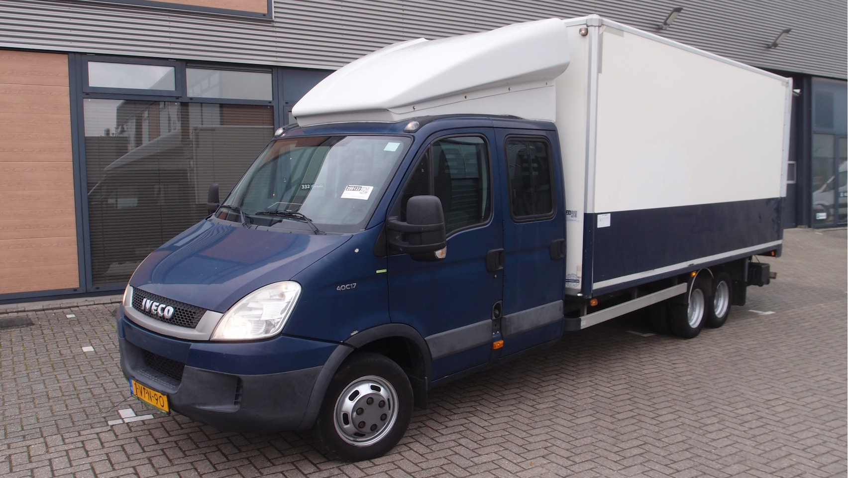 Iveco Daily - dubbele cabine verhuiswagen motorsport b-rijbewijs klein rijbewijs b clickstar paardenwage - AutoWereld.nl