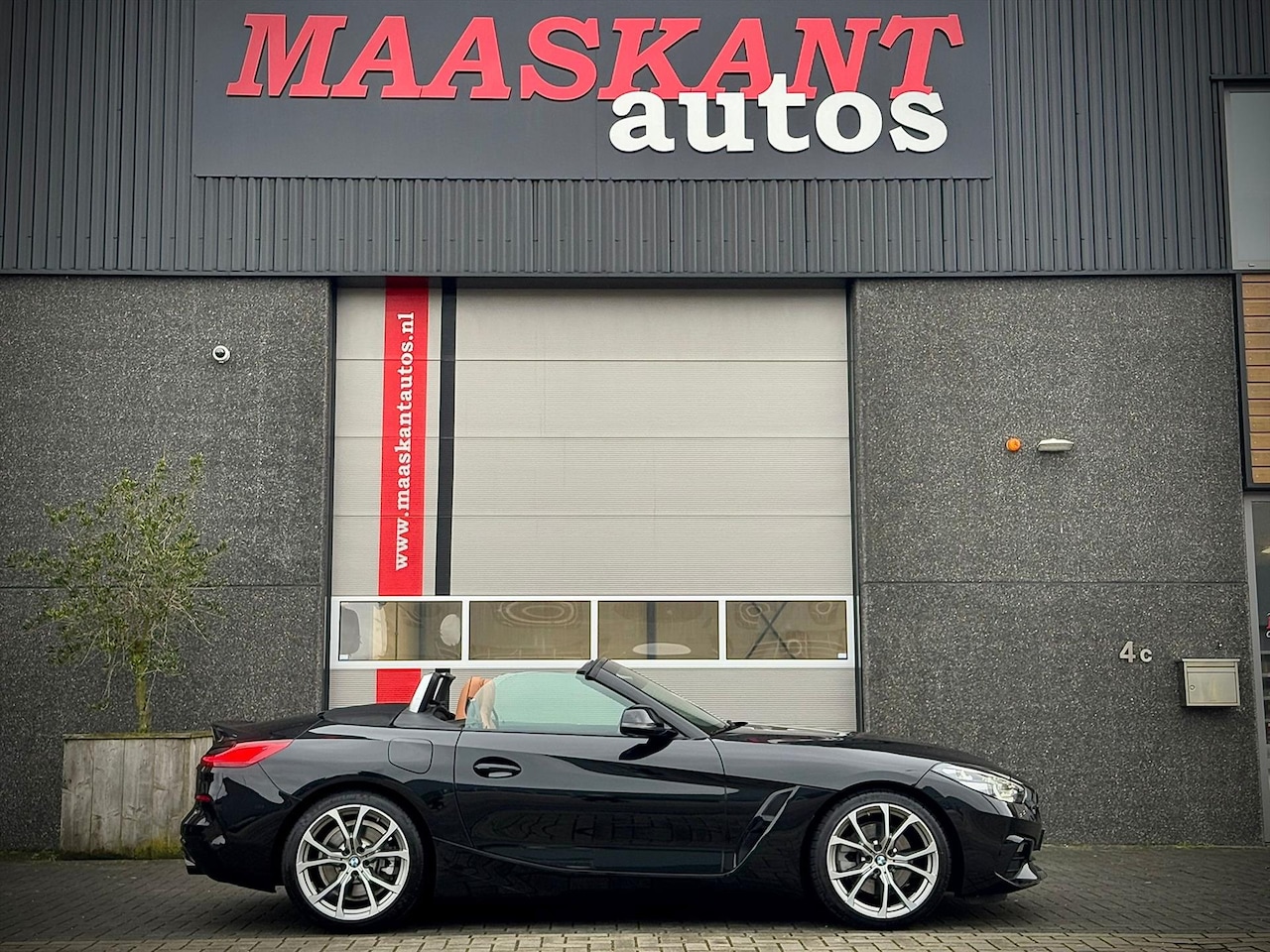 BMW Z4 Roadster - (g29) sDrive20i / Sportline / M-suspension / 19 inch / Vernasca cognac / Shadowline / VERN - AutoWereld.nl