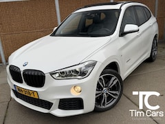 BMW X1 - sDrive20i M-sport Automaat | Panoramadak | Leren bekleding | Stoelverwarming | Flippers |