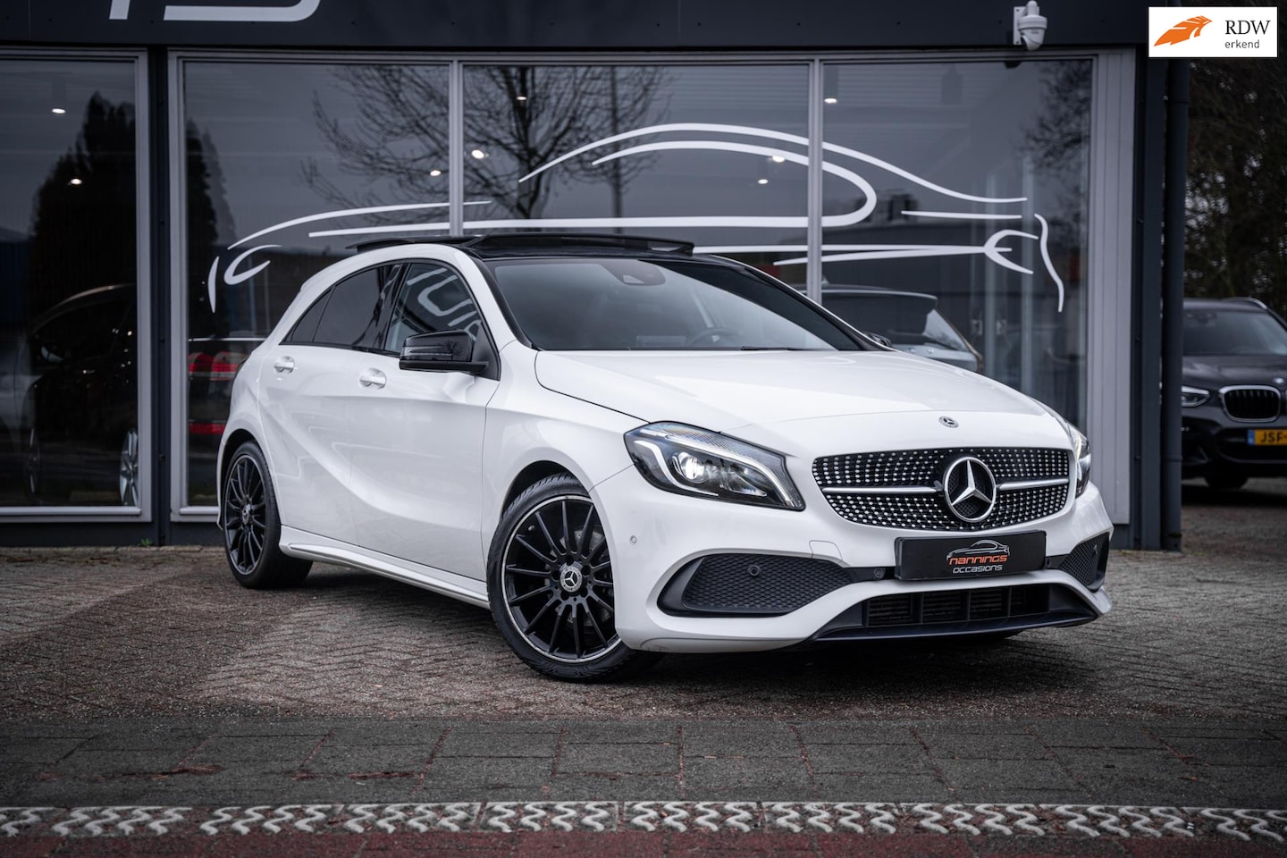 Mercedes-Benz A-klasse - 200 AMG|Schuif/kantel|18''|Xenon|Flipper|Cruise|Stoelverwarming|Carbon - AutoWereld.nl