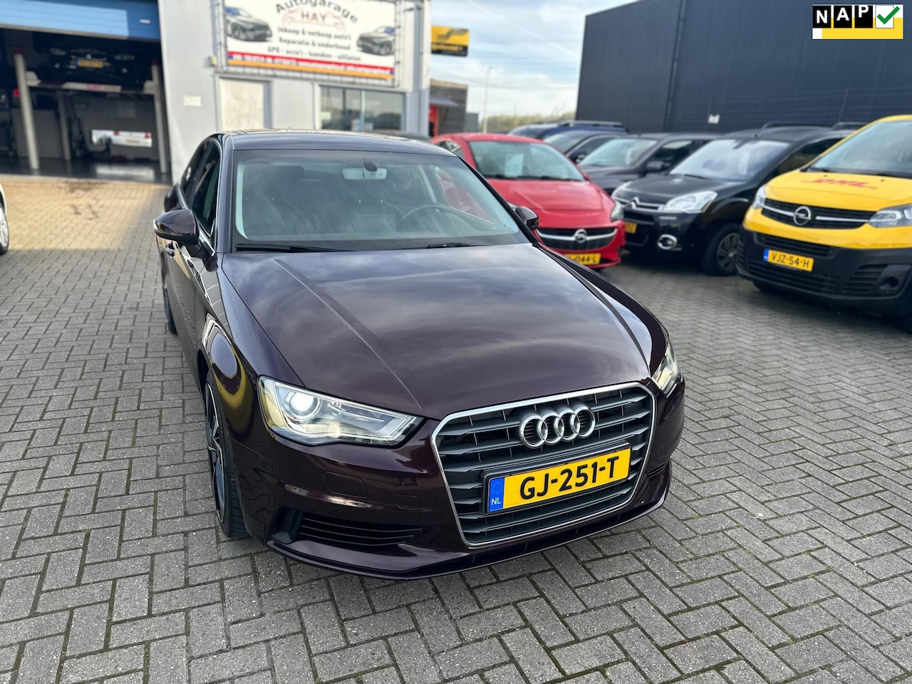Audi A3 Limousine - 1.6 TDI Ambiente|Automaat|Navi|PDC|Clima - AutoWereld.nl