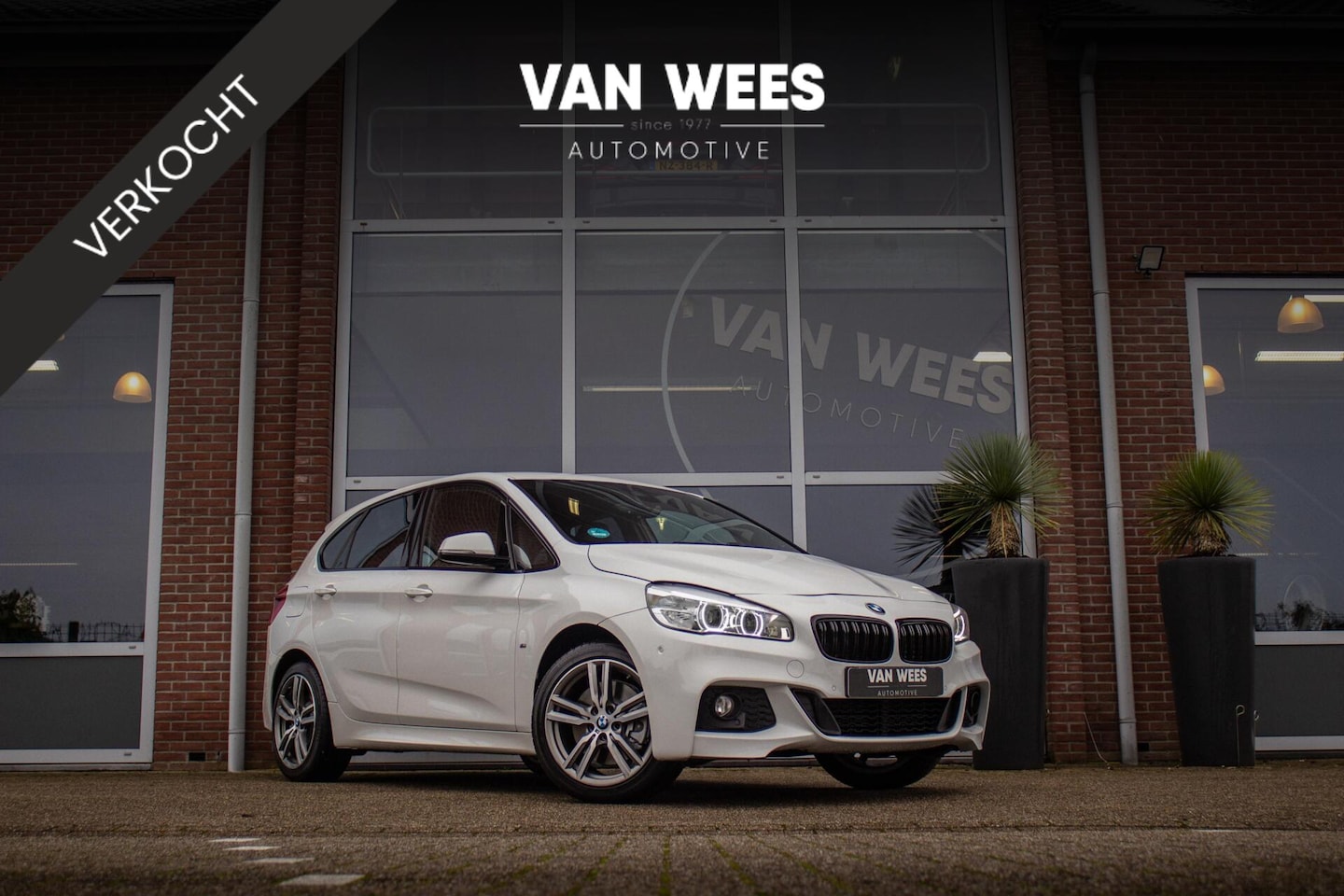 BMW 2-serie Active Tourer - 225xe iPerformance High Executive M-sport | M-pakket | NL auto | Harman Kardon | 18 inch | - AutoWereld.nl