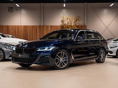 BMW 5-serie Touring - 530e 292PK M Pakket, Laser Led, Pano, Camera, Alcantara, Ambiënte Light, Hud, PDC, Dealer