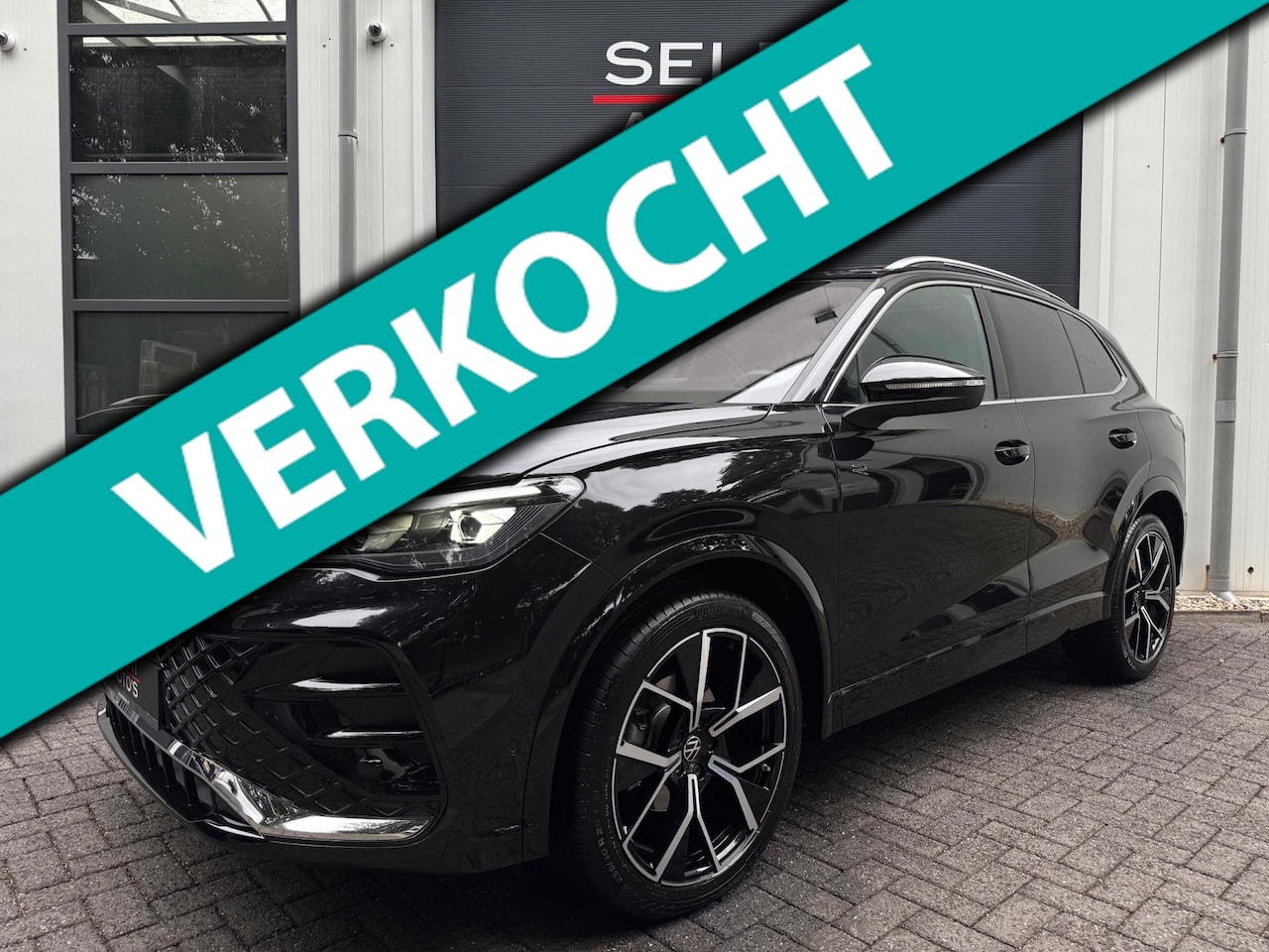 Volkswagen Tiguan - 1.5 eTSI 3X R-Line Business Pano/H&K/Head Up/360 Camera/Trekhaak/IQ/Matrix/Key Less/Car Pl - AutoWereld.nl