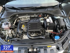 Skoda Octavia Combi - 1.0 TSI, Nav, Cruise, Stoelverw, Parksensor, Automaat, Trekhaak