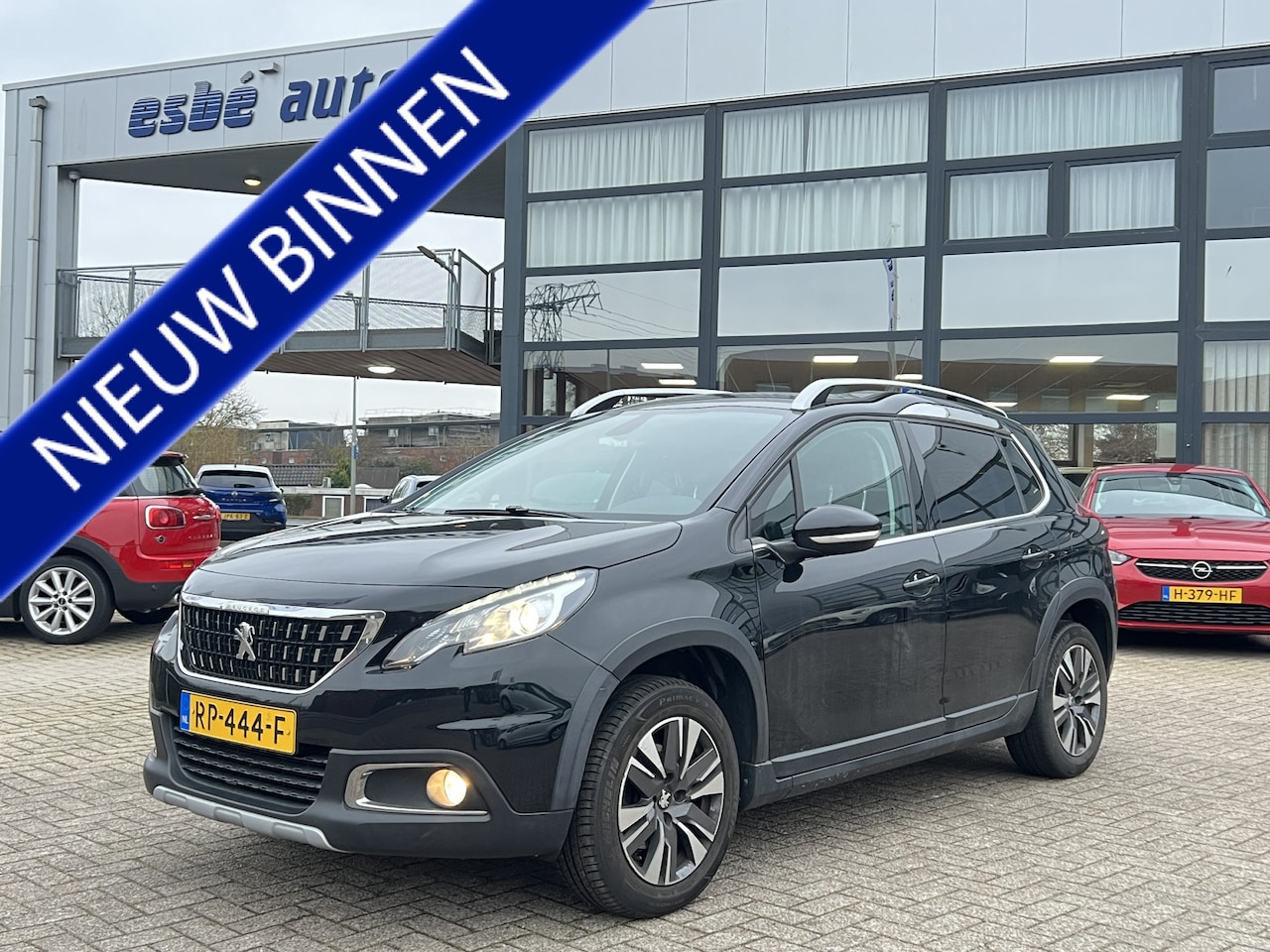Peugeot 2008 - 1.2 Turbo 110 pk Allure Navigatie Trekhaak Carplay Clima + Cruise Controle Parkeersensoren - AutoWereld.nl