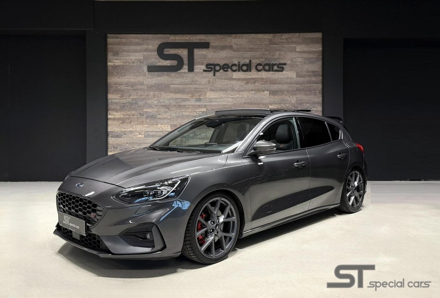 Ford Focus - 2.3 EcoBoost ST-3|Full|Miltek|dealer - AutoWereld.nl