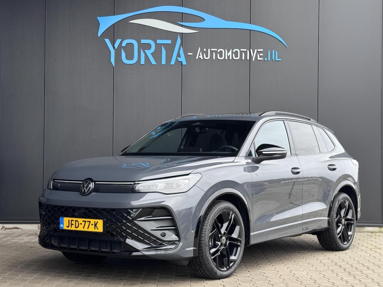 Volkswagen Tiguan - 1.5 eTSI 3x R Line VOL OPTIES*DELFINGRAU - AutoWereld.nl