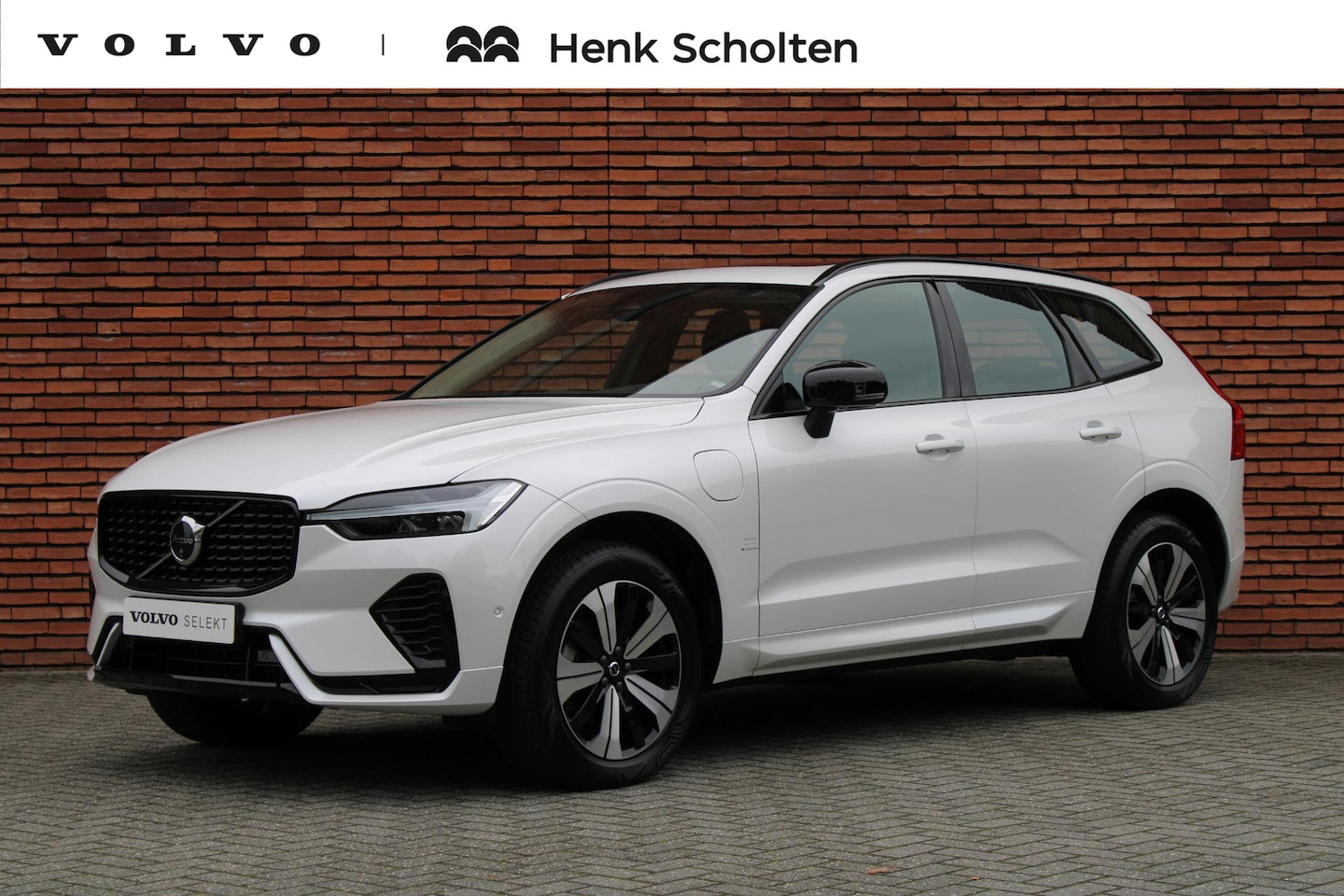 Volvo XC60 - T6 Plug-in hybrid AWD Plus Dark | Panoramadak met Schuif-/Kantelfunctie | Semi- Elektrisch - AutoWereld.nl