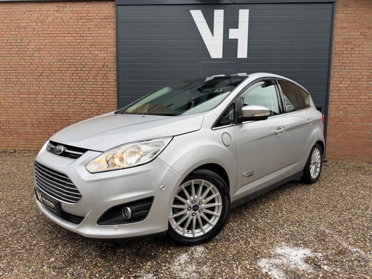 Ford C-Max - 2.0 Plug-in Hybrid Titanium Plus |ALLE OPTIES! | PANO | NAVI | LEDER | STOELVERWARMING | - AutoWereld.nl