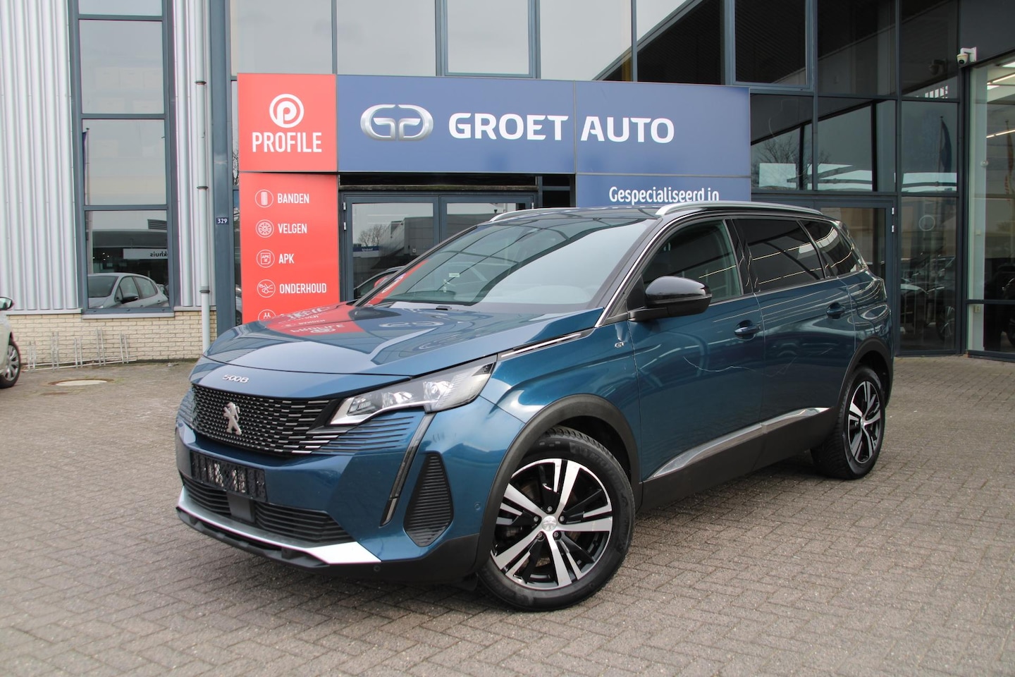 Peugeot 5008 - 1.2 PureTech 130pk GT Automaat 7-zits Airco Navi Camera Carplay - AutoWereld.nl