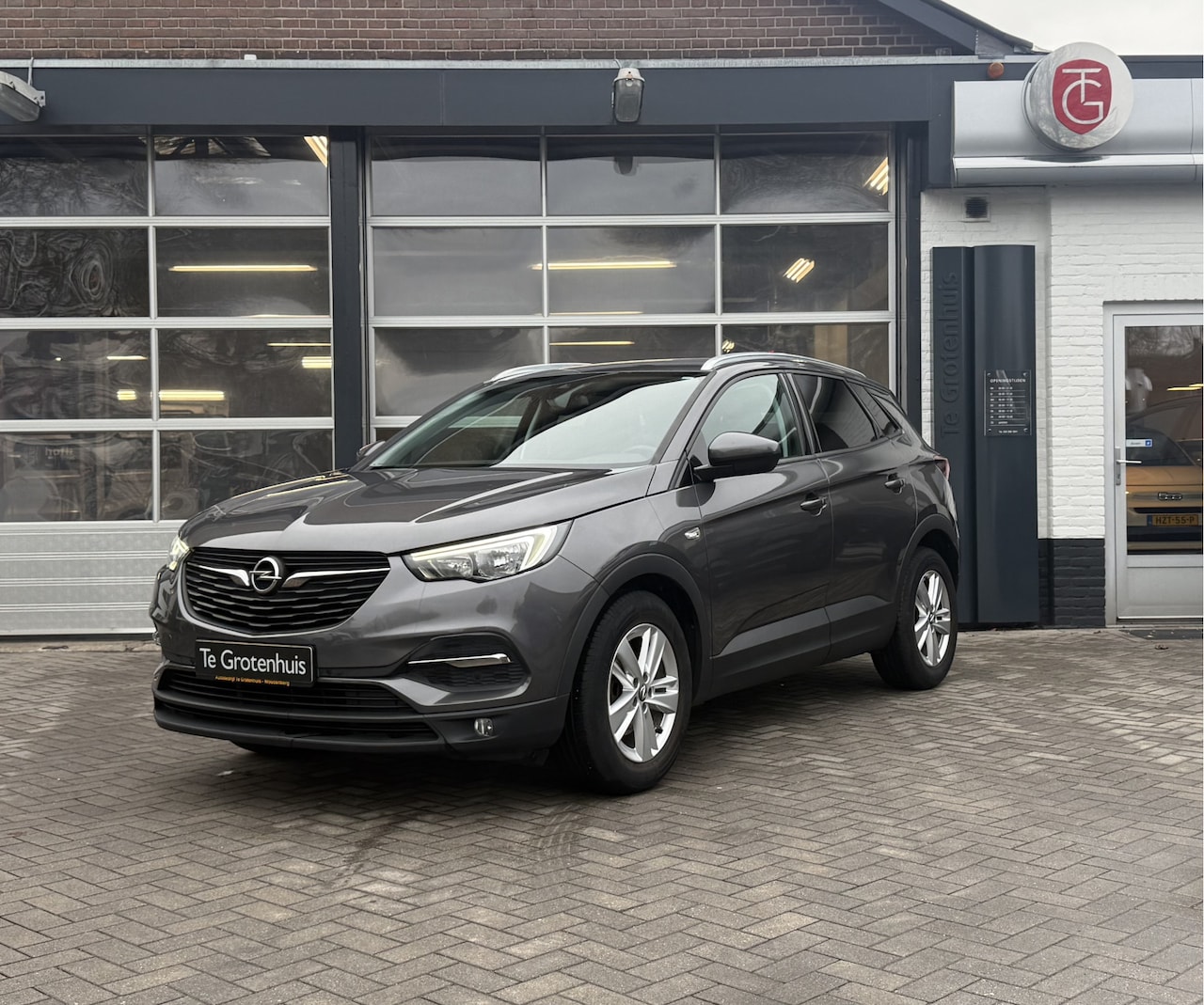 Opel Grandland X - 1.2 Turbo Business Executive Automaat - AutoWereld.nl