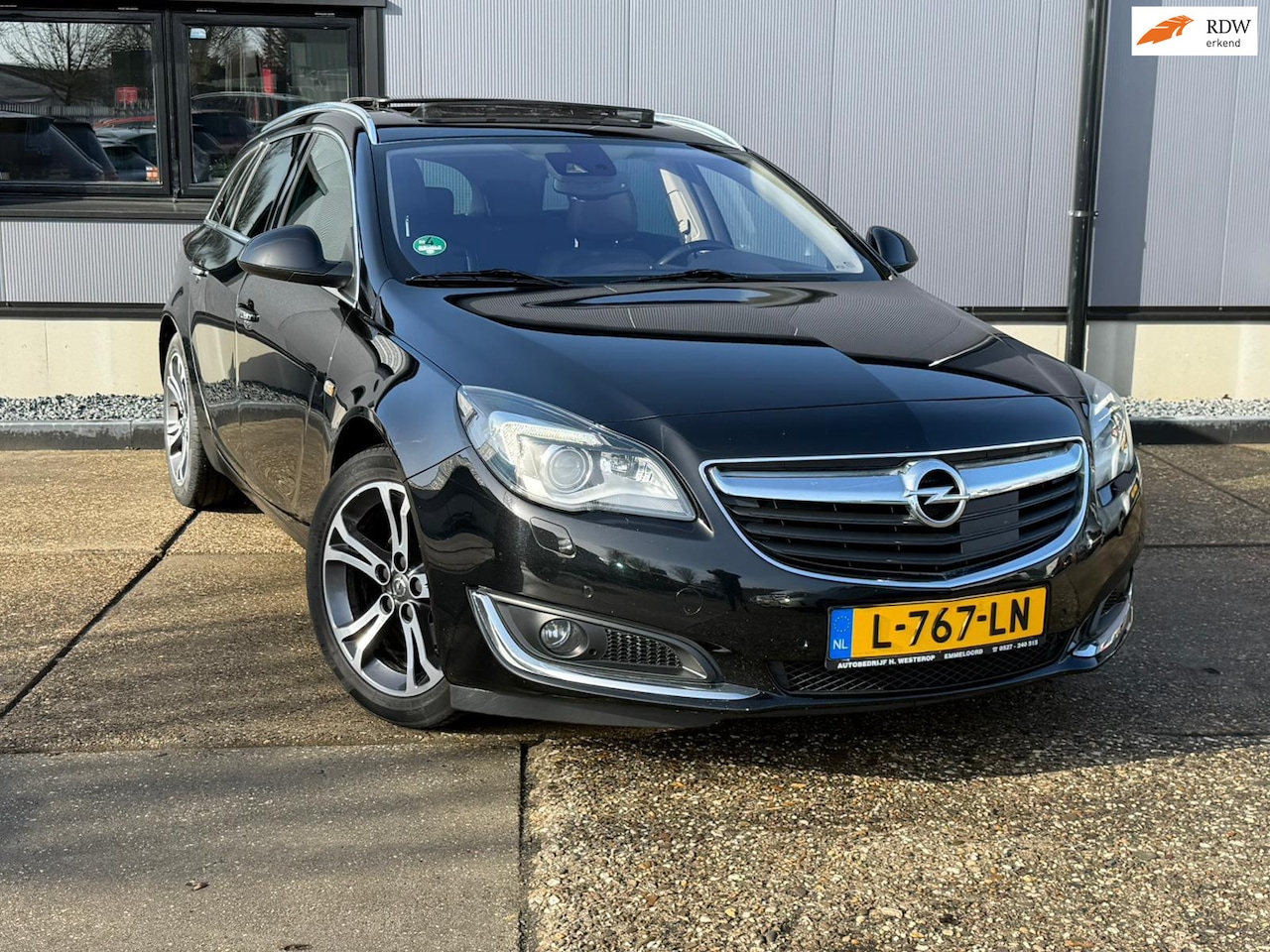 Opel Insignia Sports Tourer - 1.6 CDTI EcoFLEX Innovation trekhaak pano / navi enz volle auto - AutoWereld.nl