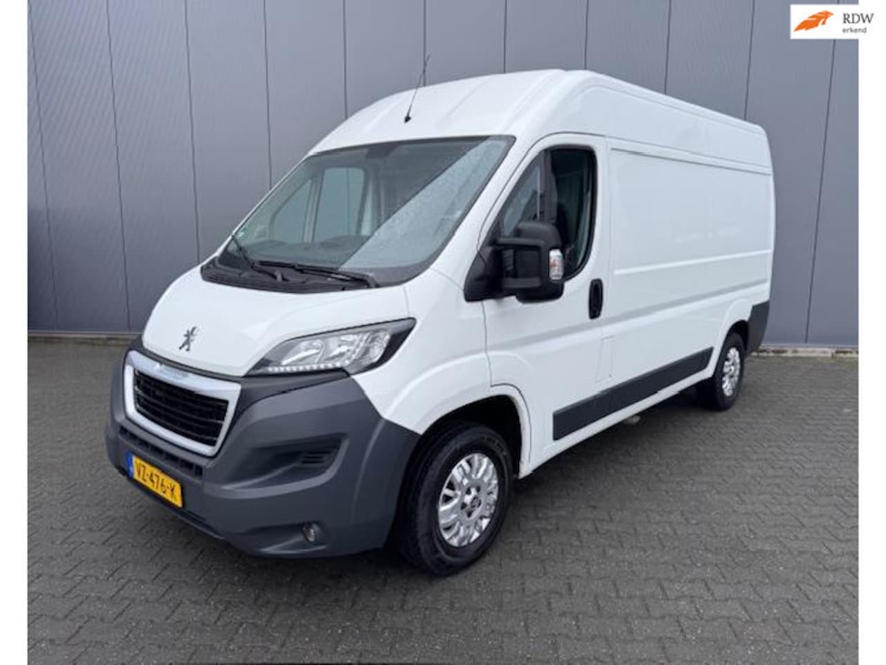 Peugeot Boxer - 330 L2H2 LED NAVI CRUISE NIEUWSTAAT - AutoWereld.nl