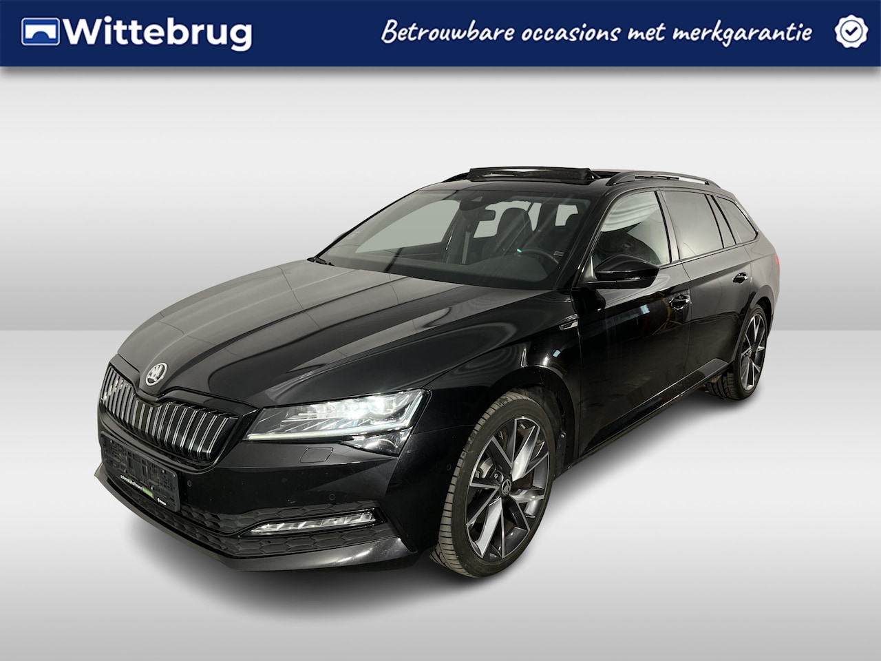 Skoda Superb Combi - 1.4 TSI iV Sportline / AUTOMAAT/ PANO/ TREKHAAK/ ELEK.KLEP/ DCC/ MEMORY SEAT/ STUUR+STOELV - AutoWereld.nl