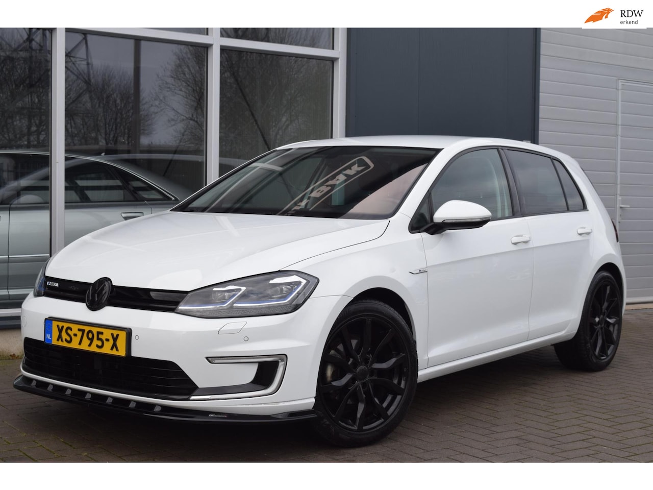 Volkswagen e-Golf - E-Golf | Adaptive Cruise | Navi | APK 2-2027 ! - AutoWereld.nl