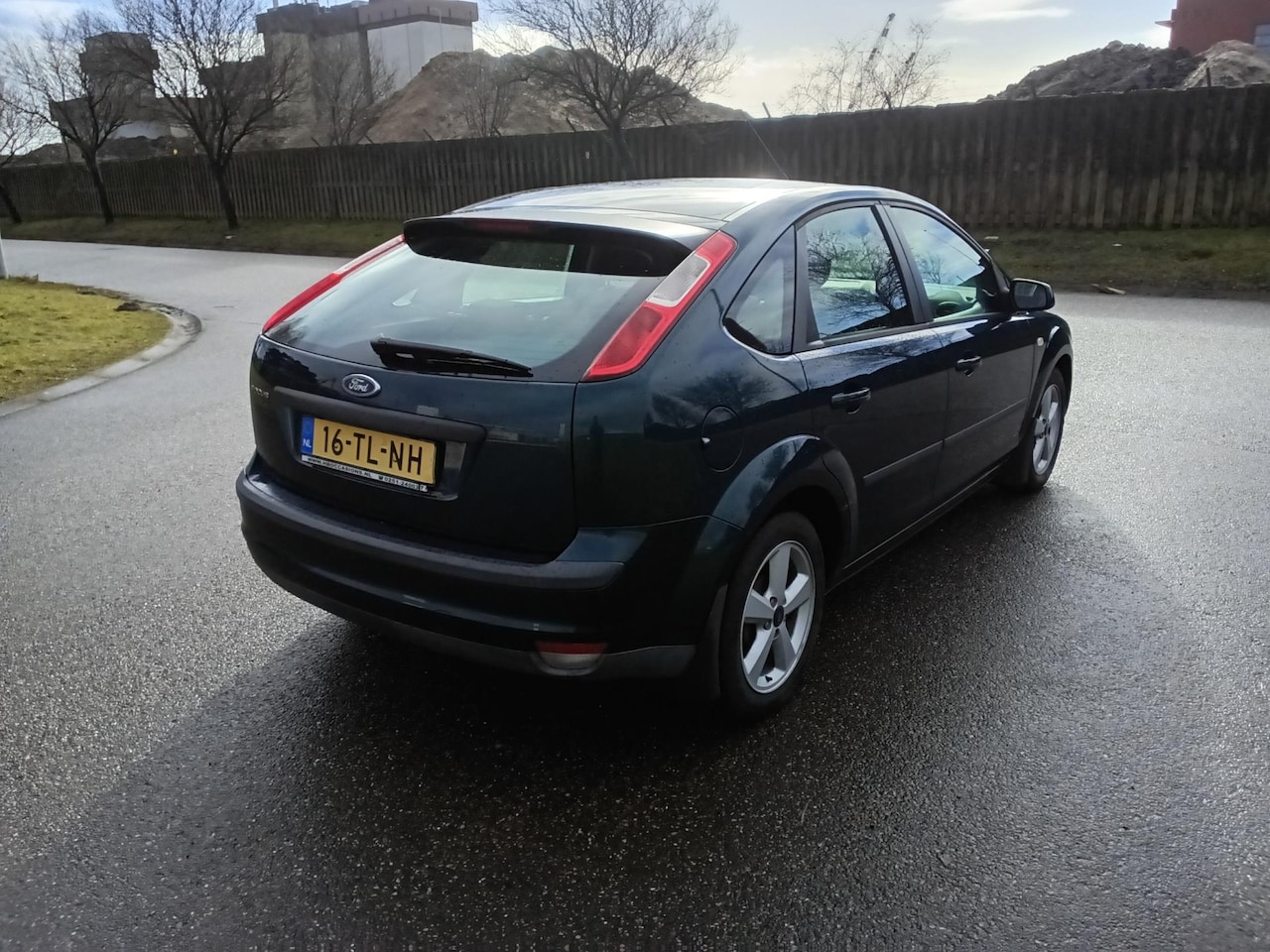 Ford Focus - 1.6-16V Futura 1.6-16V Futura