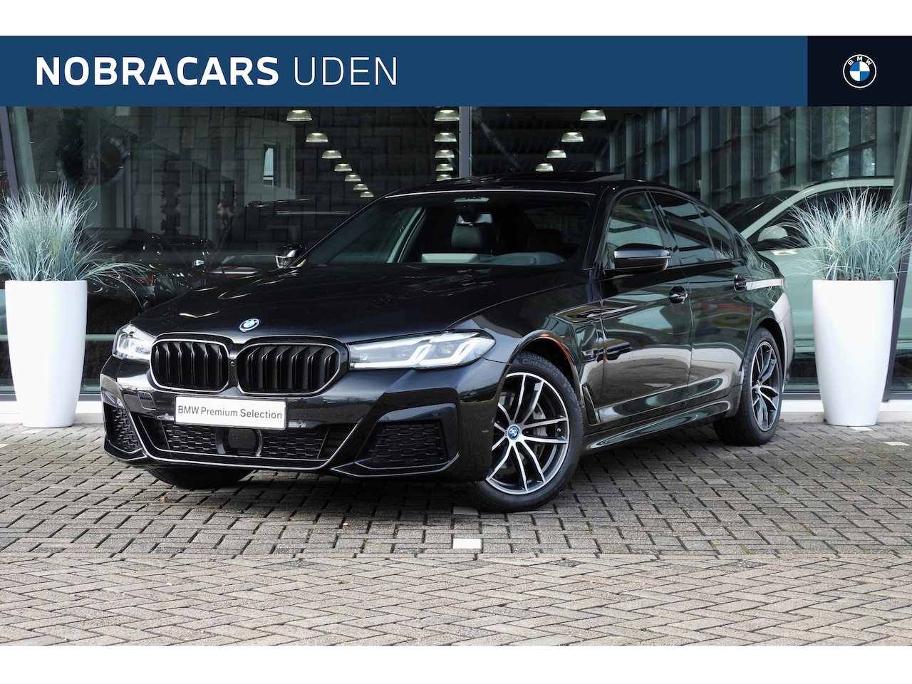 BMW 5-serie - 545e xDrive High Executive M Sport Automaat / Schuif-kanteldak / Trekhaak / Sportstoelen / - AutoWereld.nl