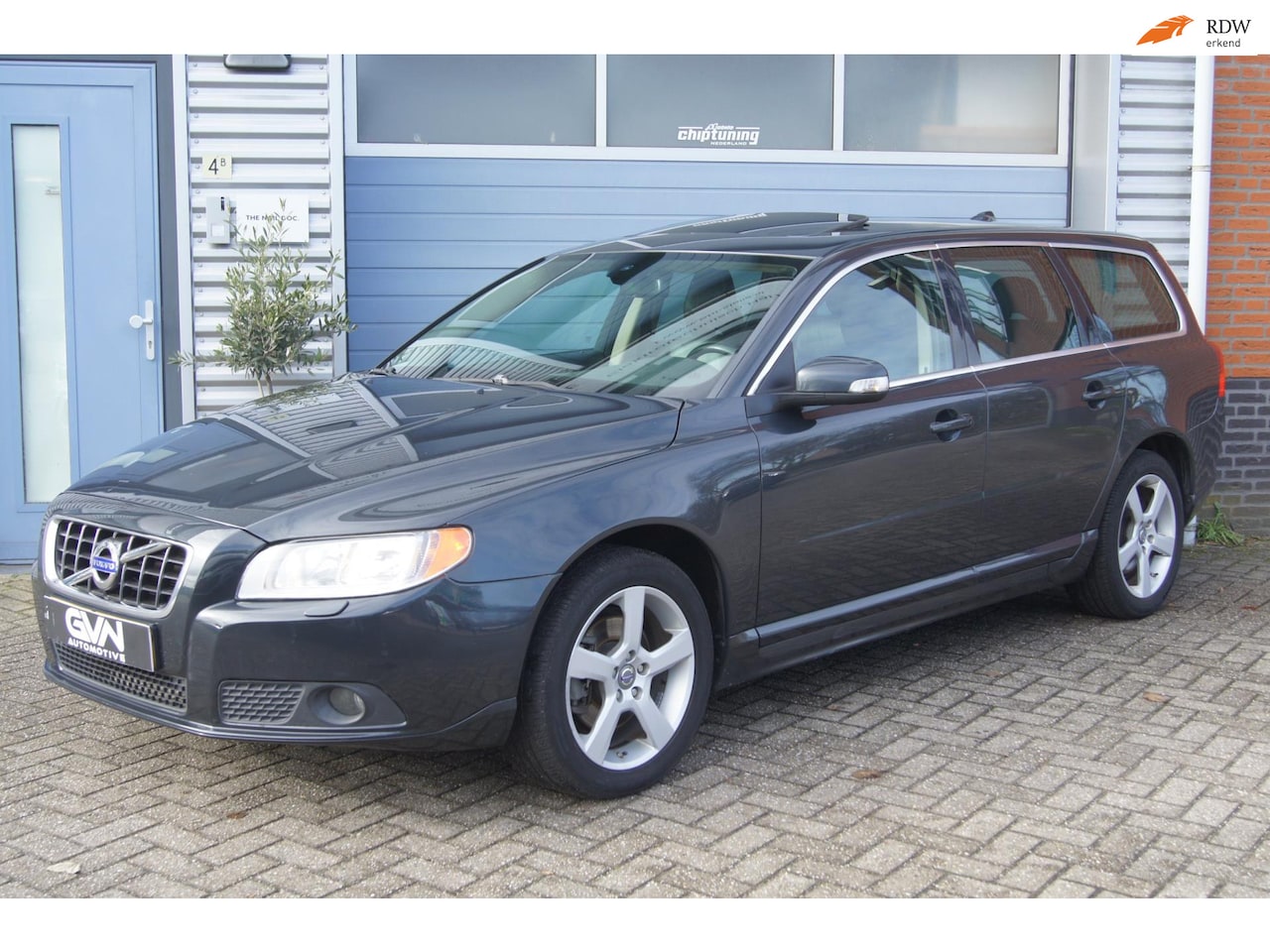 Volvo V70 - 3.2 6-cilinder Aut | Leder | Stoelverw | Cruise | Youngtimer | Nette auto - AutoWereld.nl
