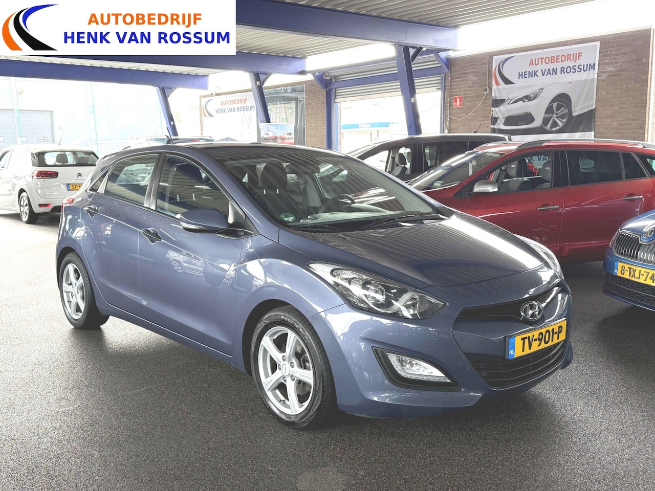 Hyundai i30 - 1.4 i Navi | PDC | Airco | Camera | Stoelverwarming | Goed onderhouden. - AutoWereld.nl