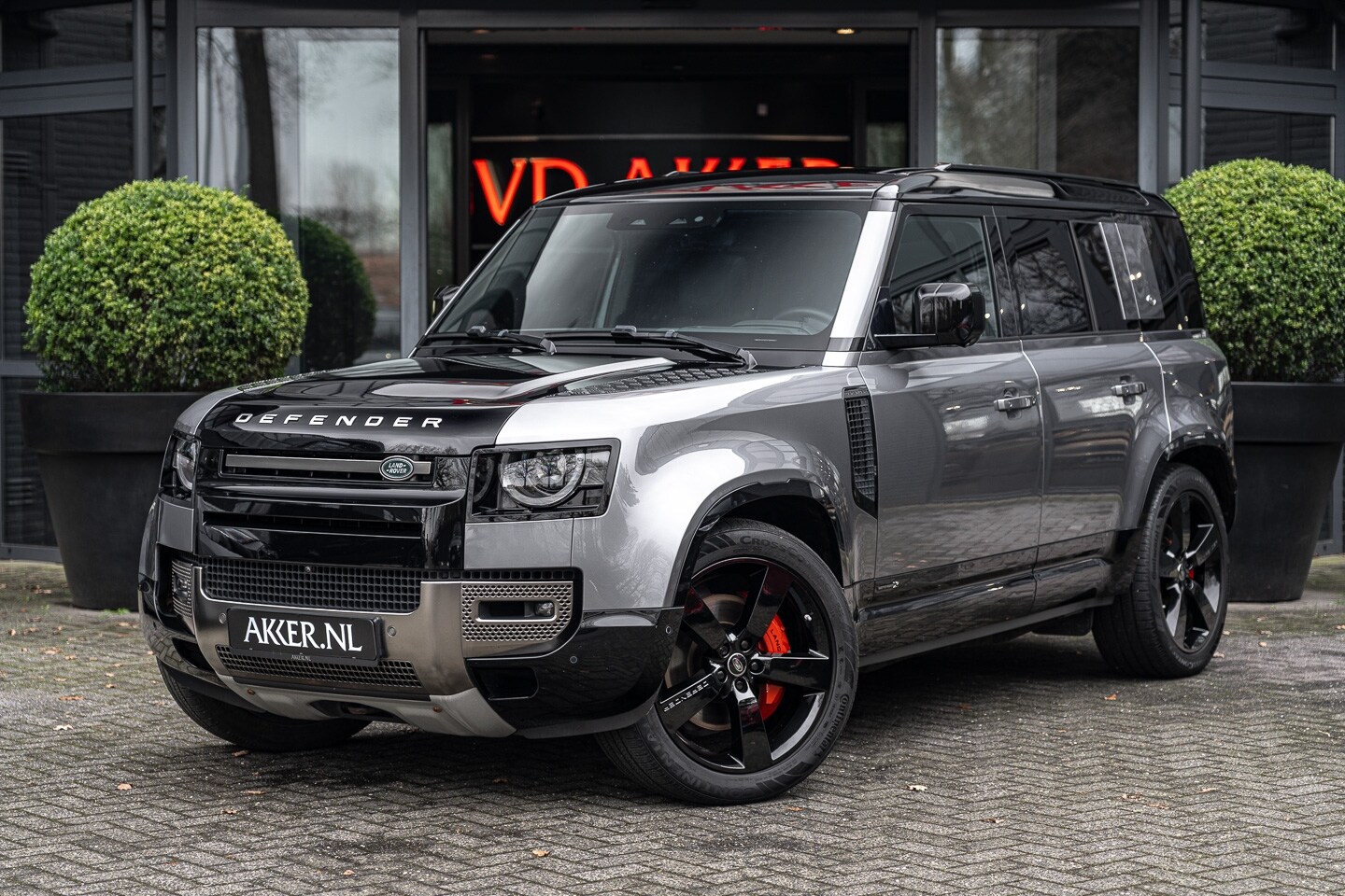 Land Rover Defender 110 - LANDROVER P400 X 6 Cilinder | Stoelkoeling | Head-up | ACC | 360° Cam. | Pano.dak | 22 Inc - AutoWereld.nl
