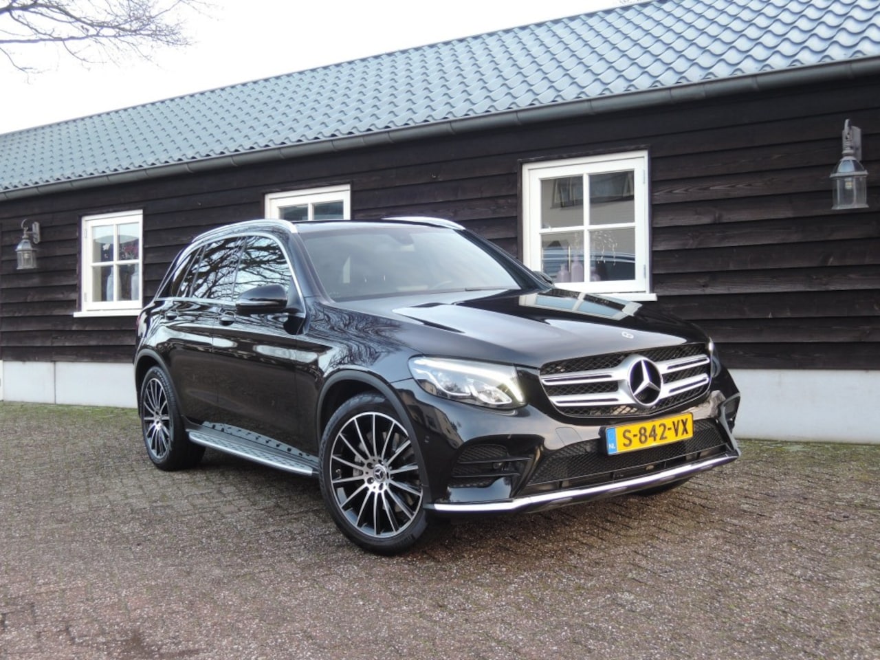 Mercedes-Benz GLC-klasse - 250 4MATIC BNS SOL./AMG/PANO/TREKHAAK - AutoWereld.nl