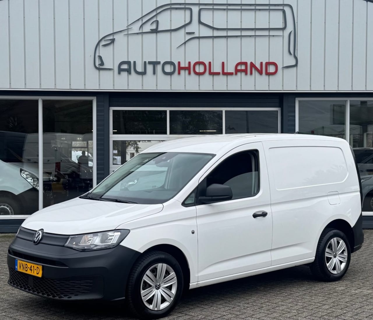 Volkswagen Caddy - 2.0 TDI 55KW 75PK EURO 6 APPLE CARPLAY/ AIRCO/ NAVIGATIE/ CRUISE CONTROL/ PARKEERSENSOREN/ - AutoWereld.nl
