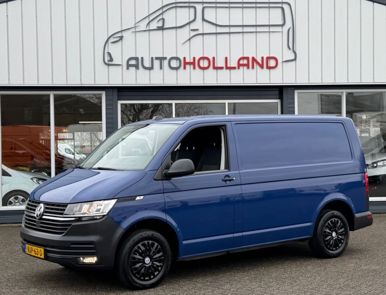 Volkswagen Transporter - 2.0 TDI 81KW 110PK EURO 6 AIRCO/ CRUISE CONTROL/ NAVI/ 100% DEALERONDERHOUDEN - AutoWereld.nl