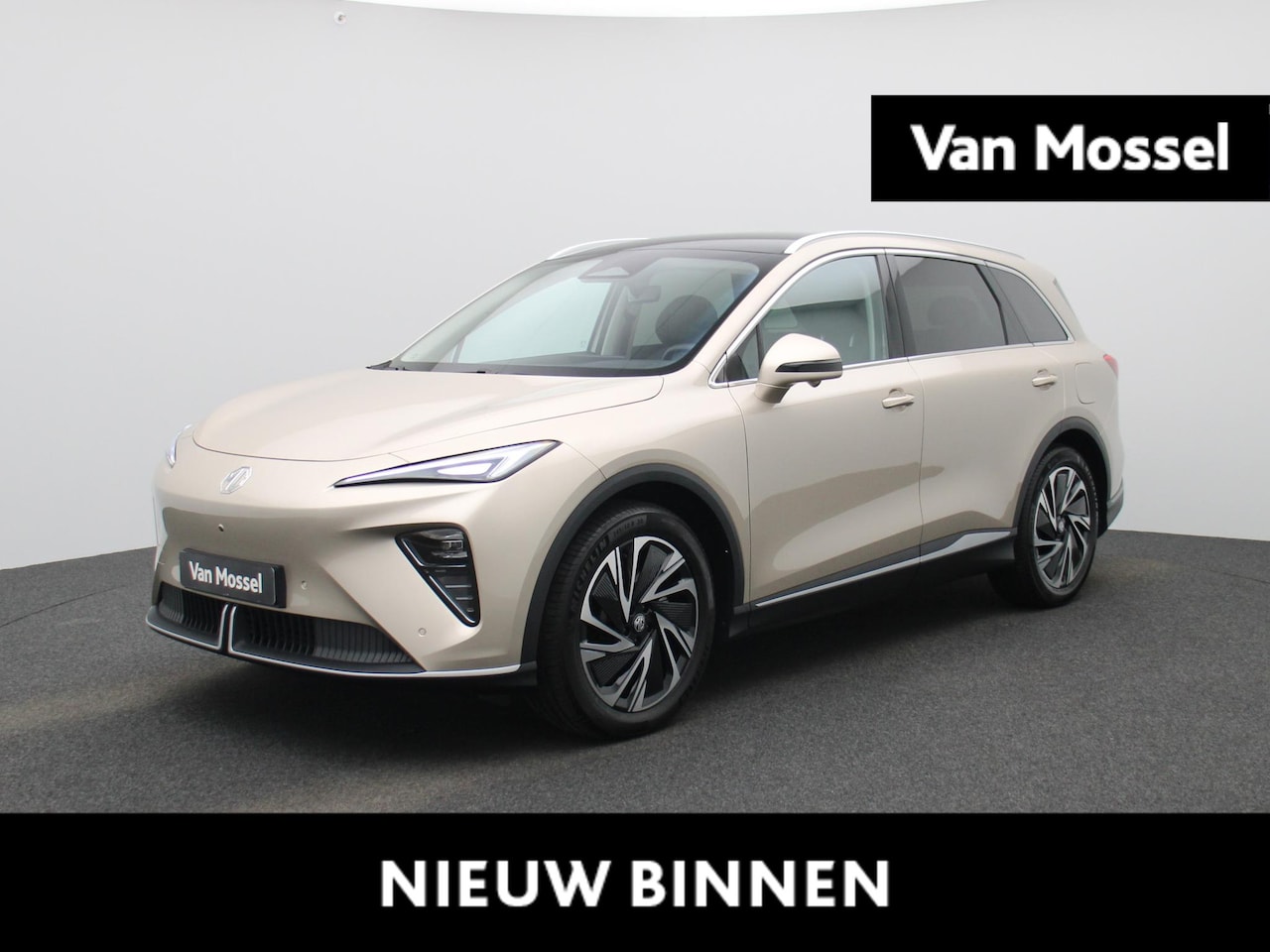 MG MGS6 EV - Luxury 2WD 77 kWh 360 Camera | HUD Display | Ambient Lighting | 20'' | Panoramadak | iNTRO - AutoWereld.nl
