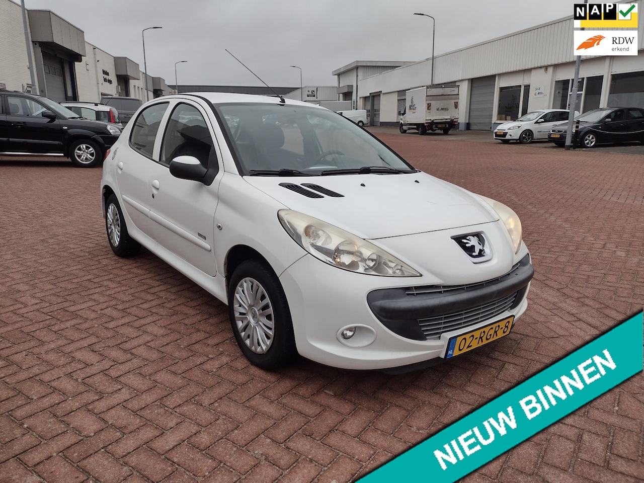 Peugeot 206 - 1.4 Millesim 200 MOOIE AUTO BEL 0619590613 AIRCO 5 DRS APK NIEUWE - AutoWereld.nl