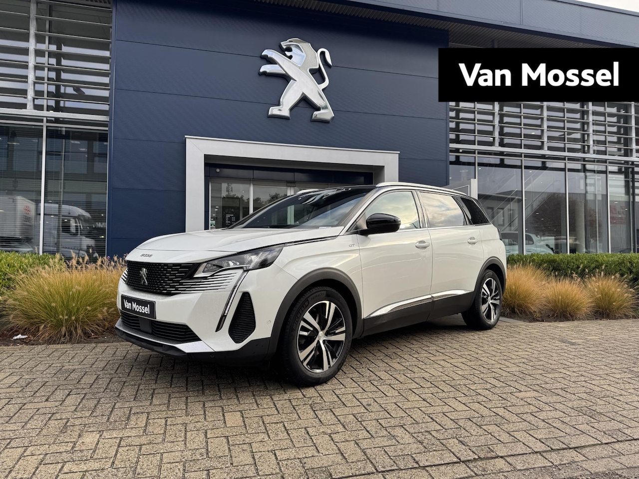 Peugeot 5008 - PureTech 130 GT 7 Persoons l Focal Audio l Trekhaak afneembaar - AutoWereld.nl