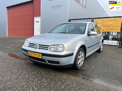 Volkswagen Golf - 1.6 Trendline AUTOMAAT, APK, dakraam, trekhaak, goed onderhouden