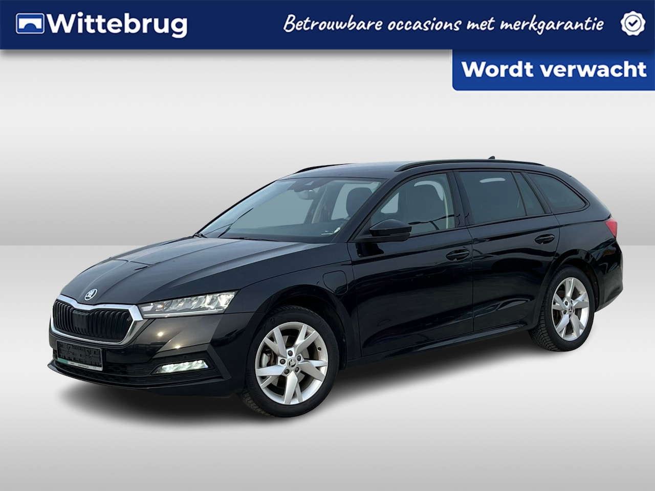 Skoda Octavia Combi - 1.4 TSI DSG iV PHEV Ambition Stoelverwarming voor + achter / Cruise control / Parkeersenso - AutoWereld.nl