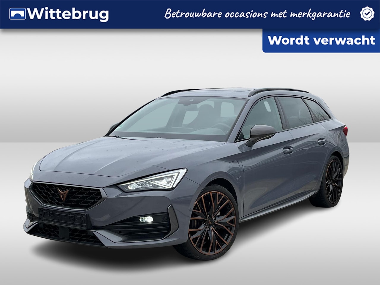CUPRA Leon Sportstourer - 1.4 DSG e-Hybrid Black Edition / CUP Bucket seats / Panorama / Achteruitrij camera / 19'' - AutoWereld.nl