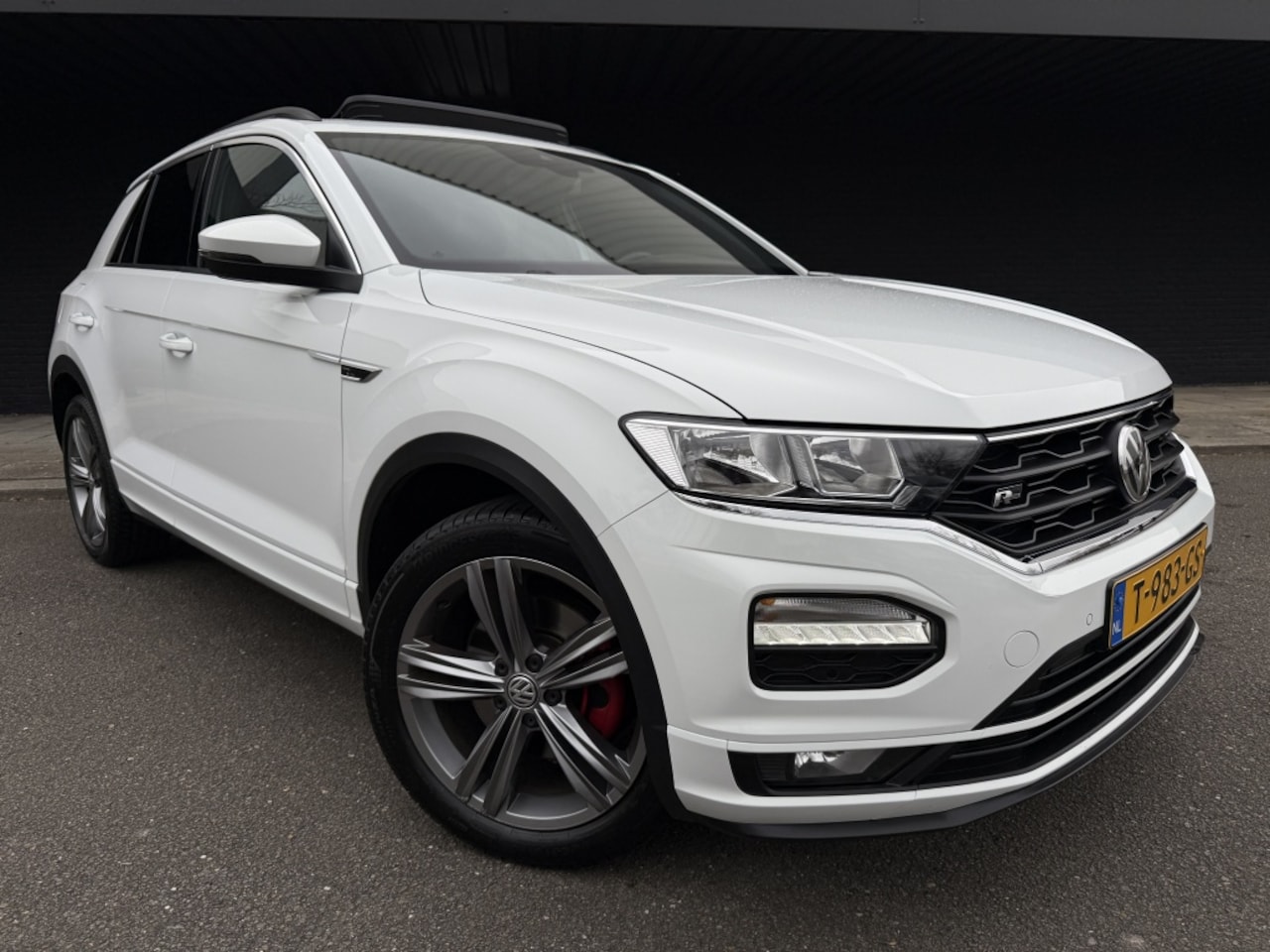 Volkswagen T-Roc - 1.5 TSI // R-Line pakket // Panoramadak // - AutoWereld.nl