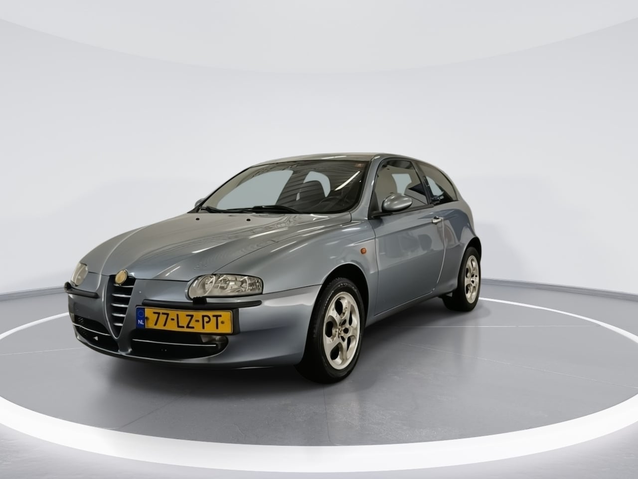 Alfa Romeo 147 - 1.6 T.Spark Edizione Limitata BIJGELUID DISTRIBUTIERIEM | AIRCO | STOELVERWARMING | LEDER - AutoWereld.nl