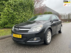 Opel Astra GTC - 1.6 Temptation NAP / Parkeersensoren
