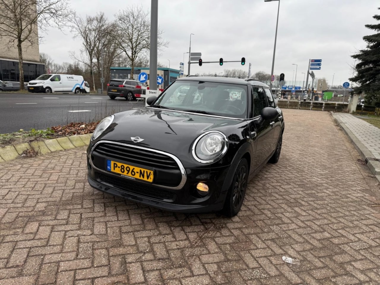 MINI One - Mini 1.5 D NAVI PDC Chili Bns. - AutoWereld.nl